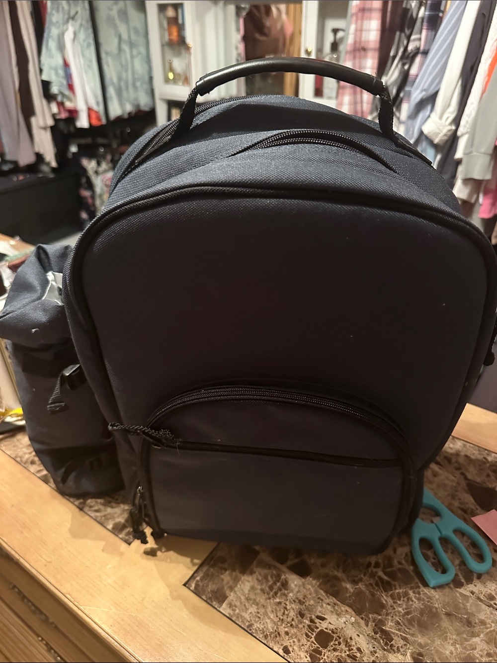 Men's Navy Backpack – Slim Everyday Bag